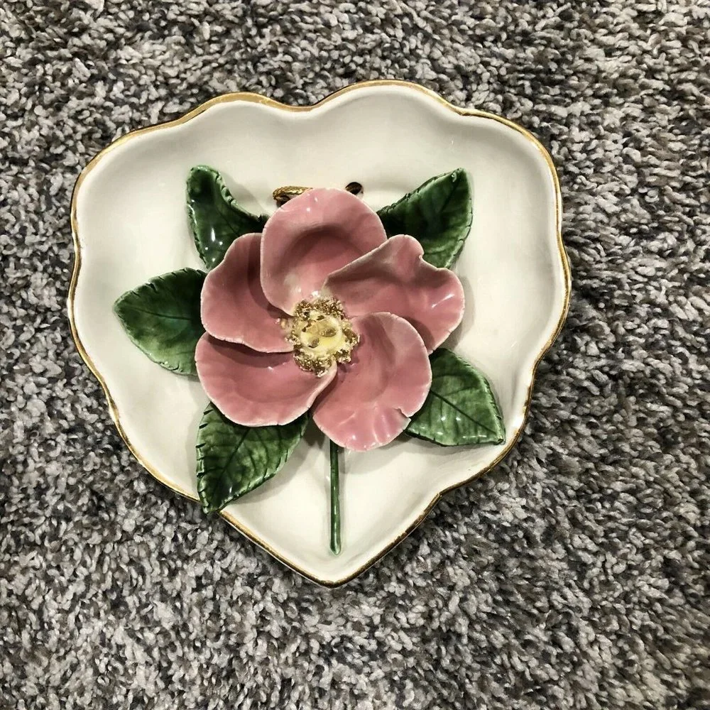 Heart Shaped Porcelain 5” Majolica Rose Wall Hanging - Picture 7 of 9